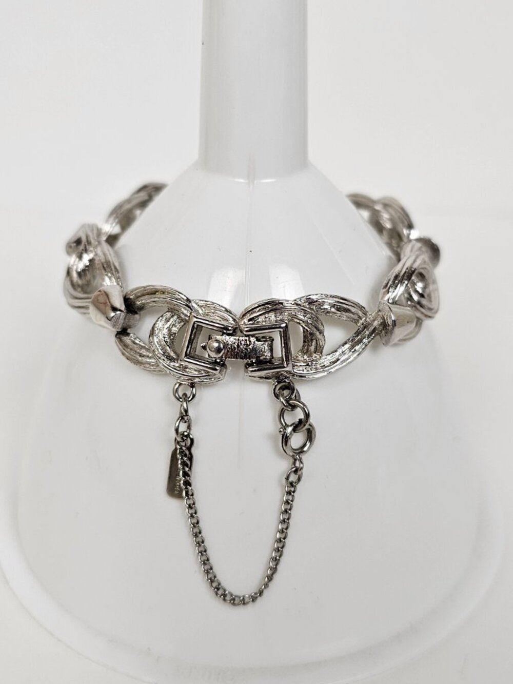 Vtg Monet MCM Bracelet Silver Tone Oval Textured Sculptural Rope Swirl Loop Link - Picture 3 of 13